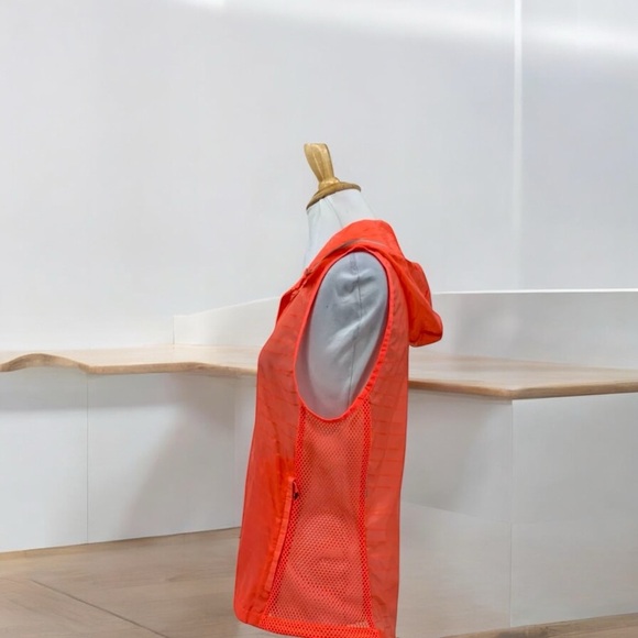 Women Adidas TKO Reflective Run Jacket Orange NWT (M) - Picture 6 of 7